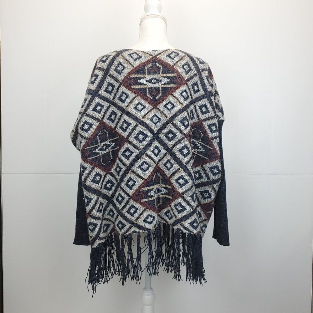 Tea & Rose Aztec Fringe Sweater - Picture 8 of 10